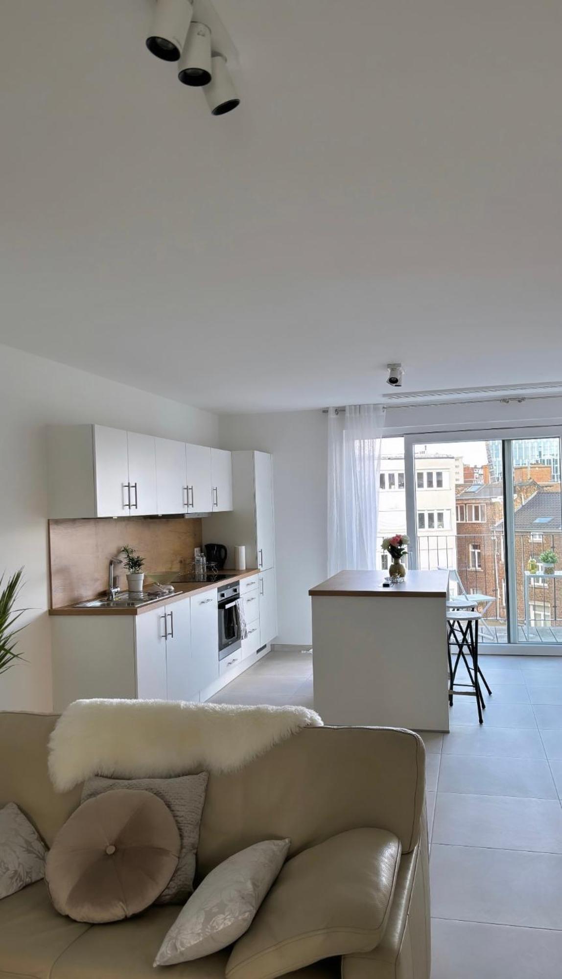 2 Bedrooms Luxury Apartment - Guillemins Льеж Экстерьер фото